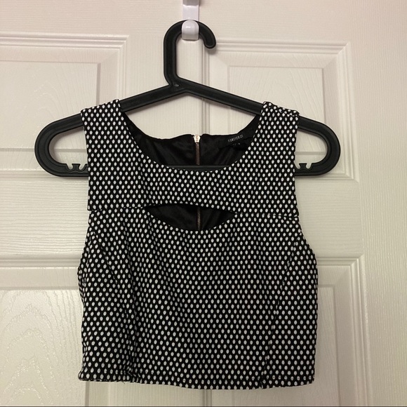 Black and White Crop Top with Zipper Back - Picture 1 of 3